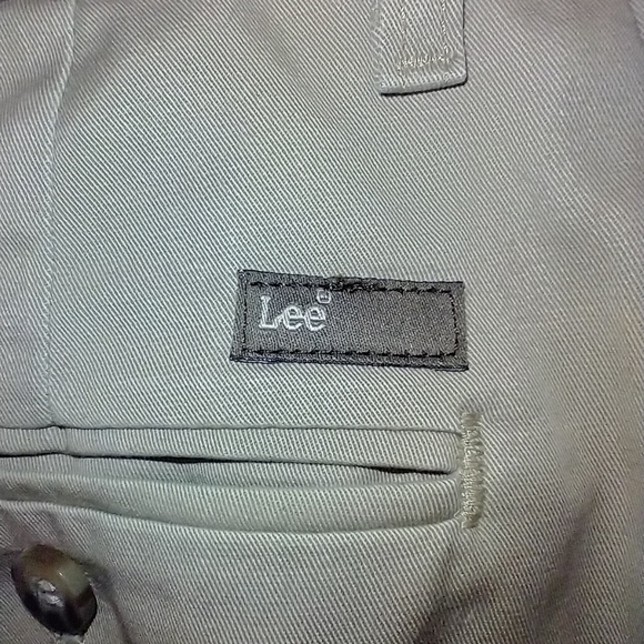 Lee Custom Fit Straight Leg Chino Pants Men's sz 33x32. - Picture 8 of 8